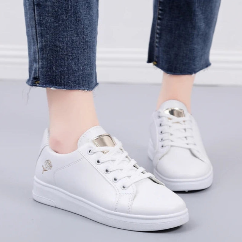 Breathable Trainers with Embroidered Flowers gold