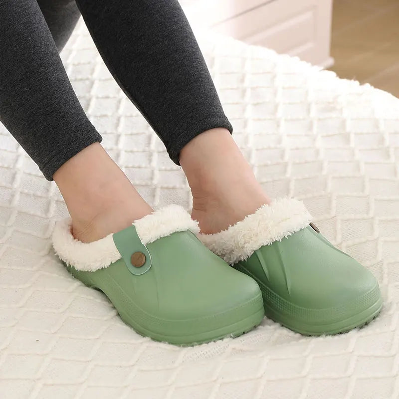 Comfortable & Waterproof Fur-Lined Clogs - Unisex green