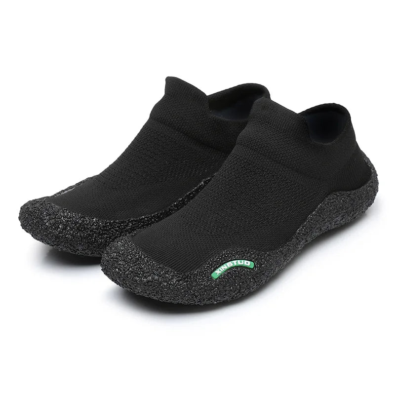 Lightweight & Flexible Barefoot Sneakers black