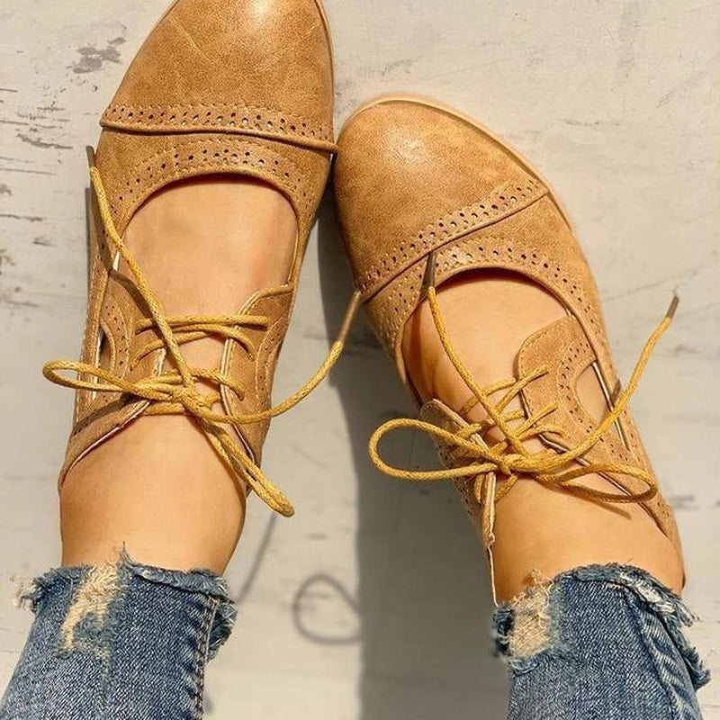 Vintage & Breathable Lace-Up Block Heels beige2