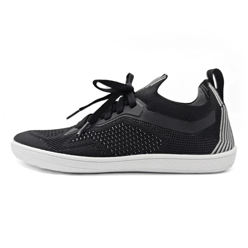 Wide & Flexible Barefoot Trainers black